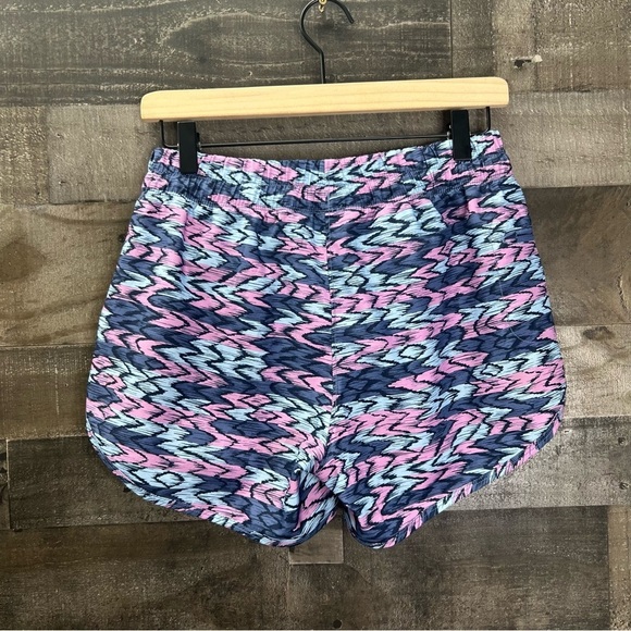 The North Face Class V Shorts in Coastal Fjord Blue Painted Ikat Print - Picture 3 of 9